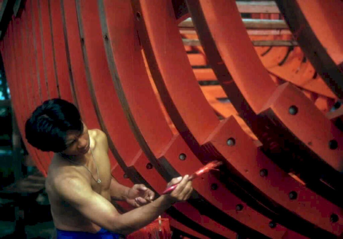 red hull shipbuilding1980s 1990s A4 Photo Print