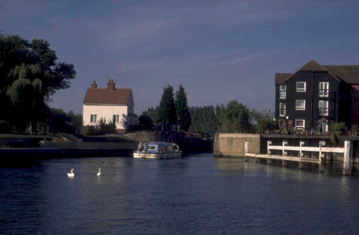 river canalswan house 1980s 1990s A4 Photo Print