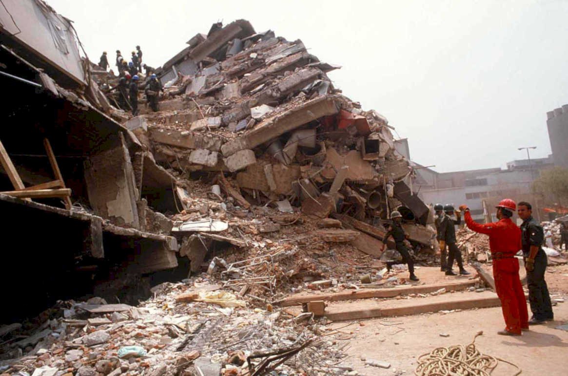 rubble collapse baghdad1980s 1990s A4 Photo Print