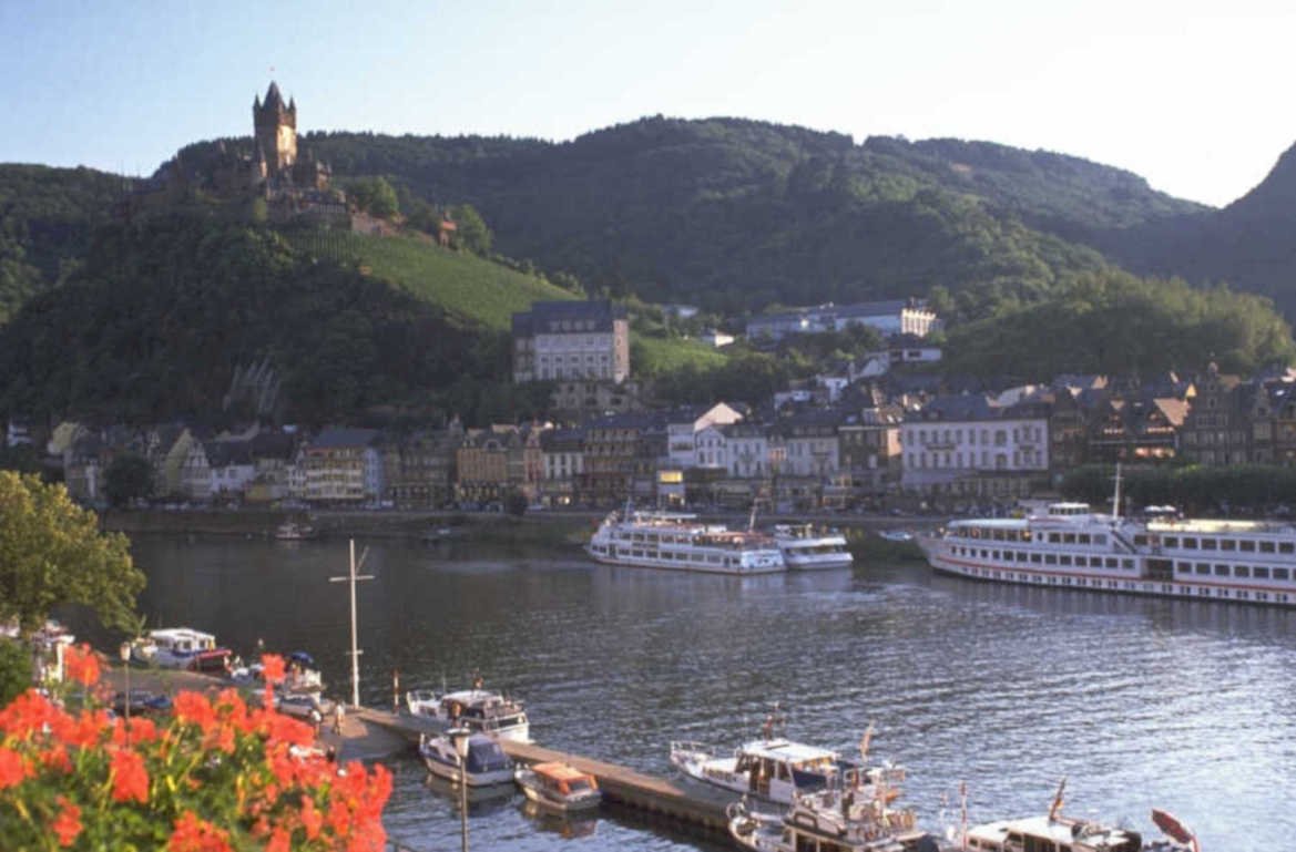 ruedesheim rhine castle 1980s 1990s A4 Photo Print