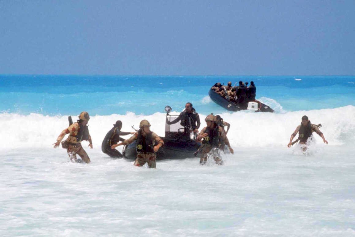 seals craft bahamas1980s 1990s A4 Photo Print