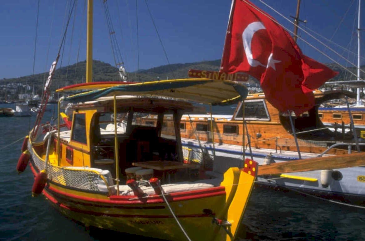 sinan port boat 1980s 1990s A4 Photo Print