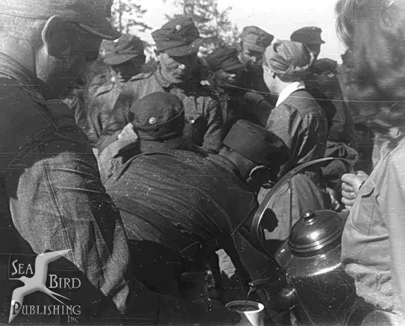 soldiers kettle forest Vintage world war A4 Photo Print