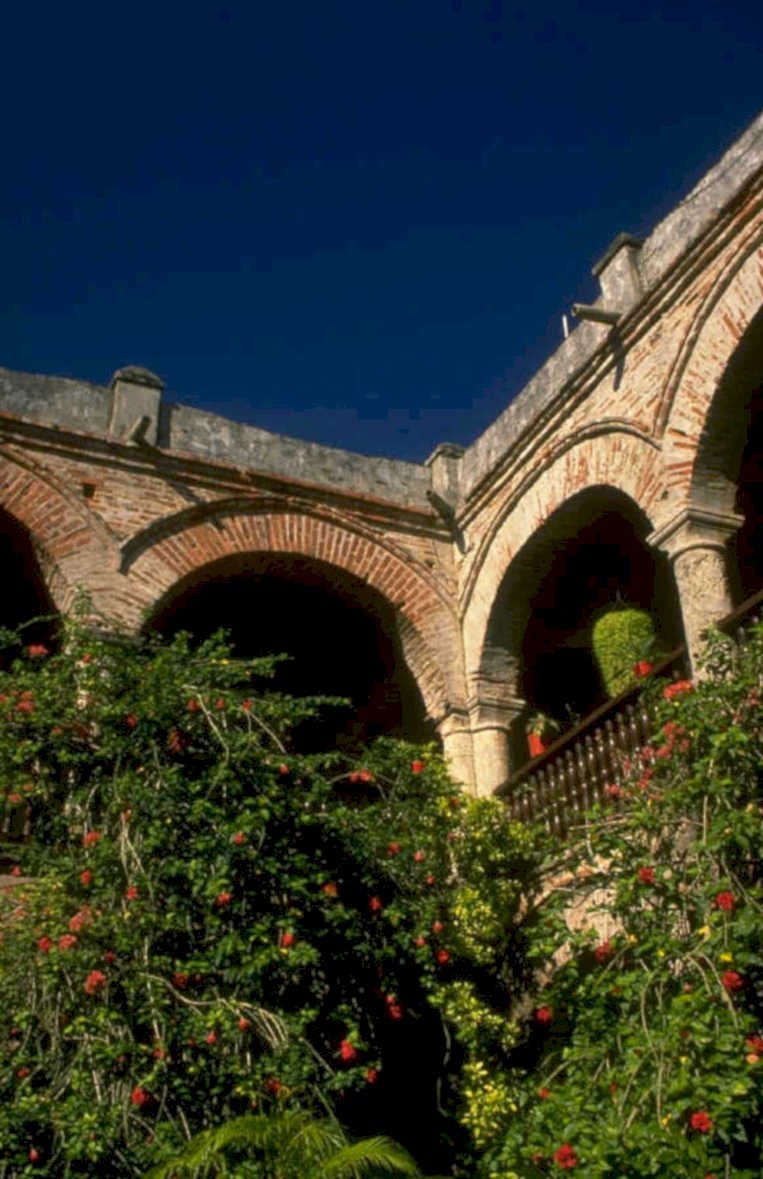 spanish courtyard arch 1980s 1990s A4 Photo Print