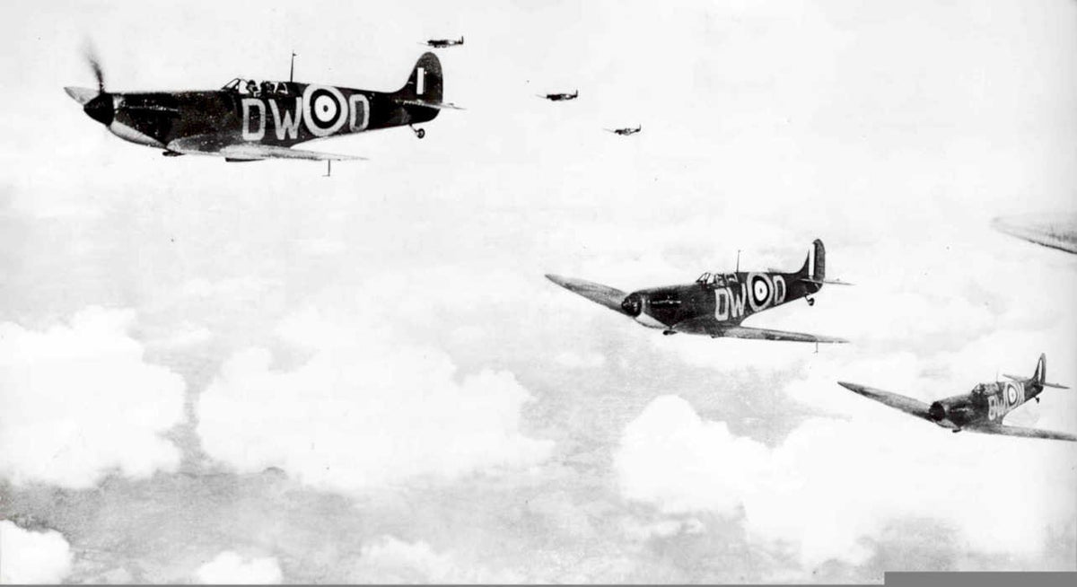 spitfire formation 1940s Vintage world war A4 Photo Print