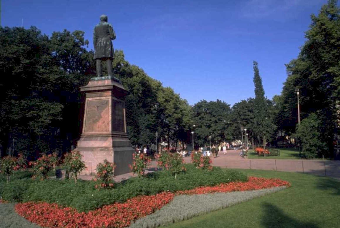 statue pedestal park 1980s 1990s A4 Photo Print