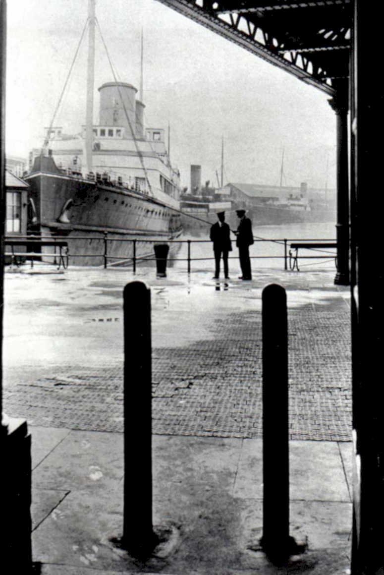 steamship dock 1900sVintage 1880s 1900s A4 Photo Print
