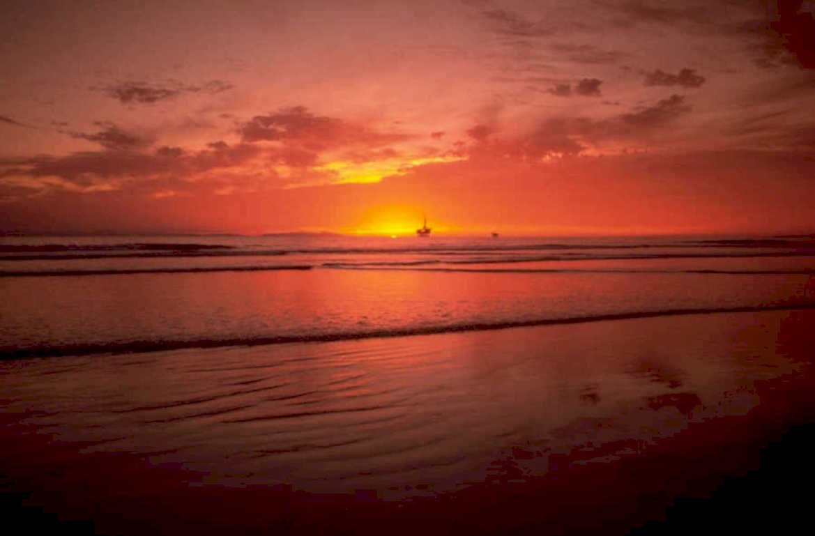 sunset beach rig 1980s 1990s A4 Photo Print