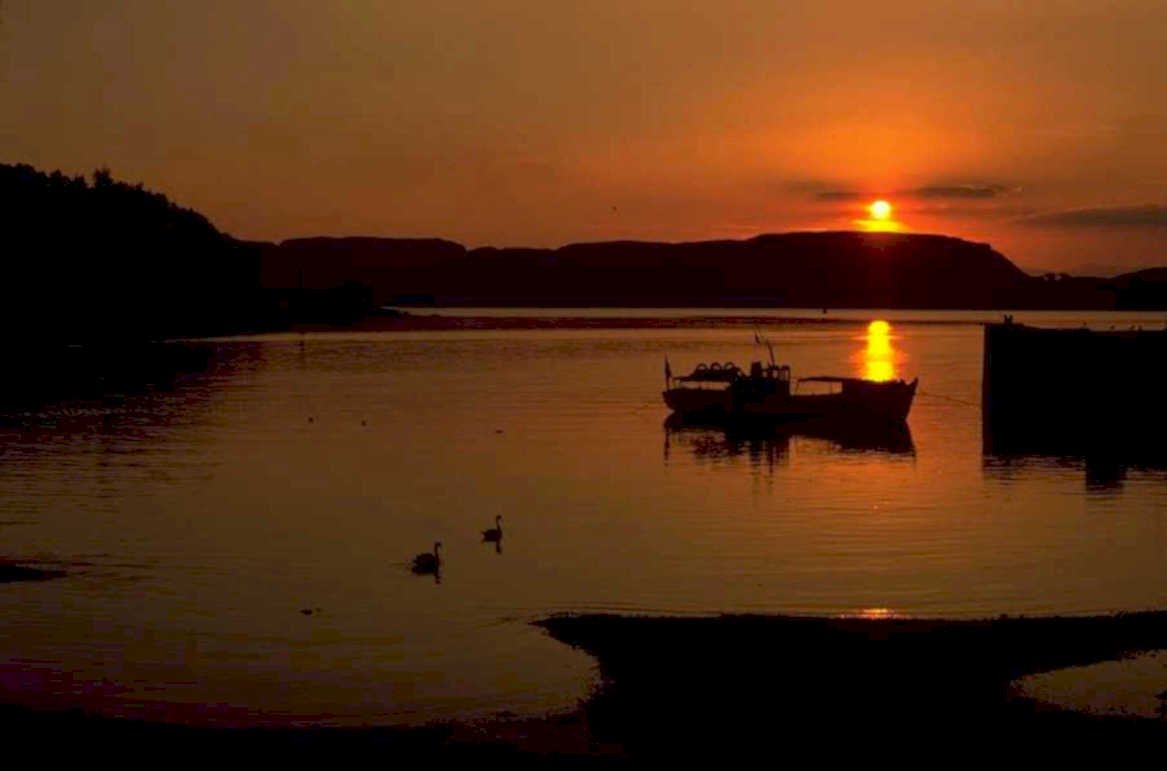 sunset boat reflection 1980s 1990s A4 Photo Print 42