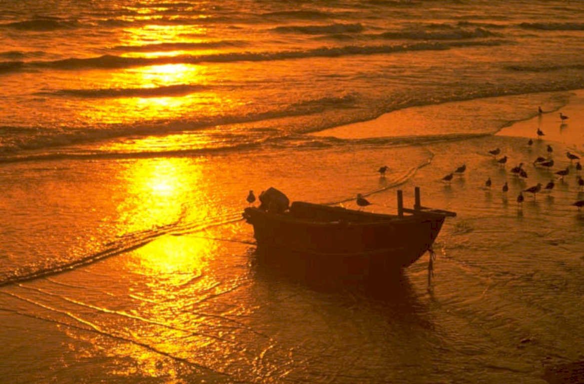 sunset boat scene 1980s 1990s A4 Photo Print