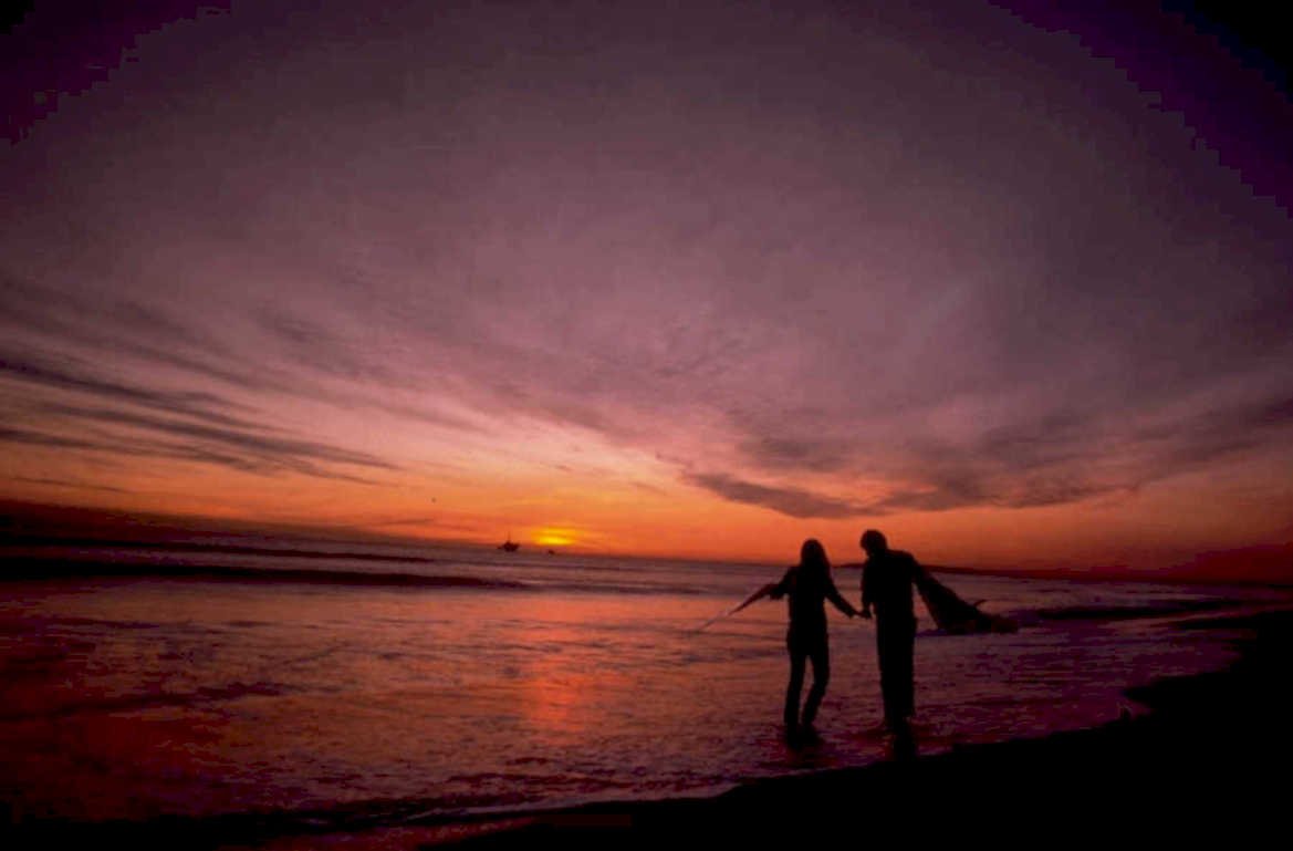 sunset couple beach 2 1980s 1990s A4 Photo Print