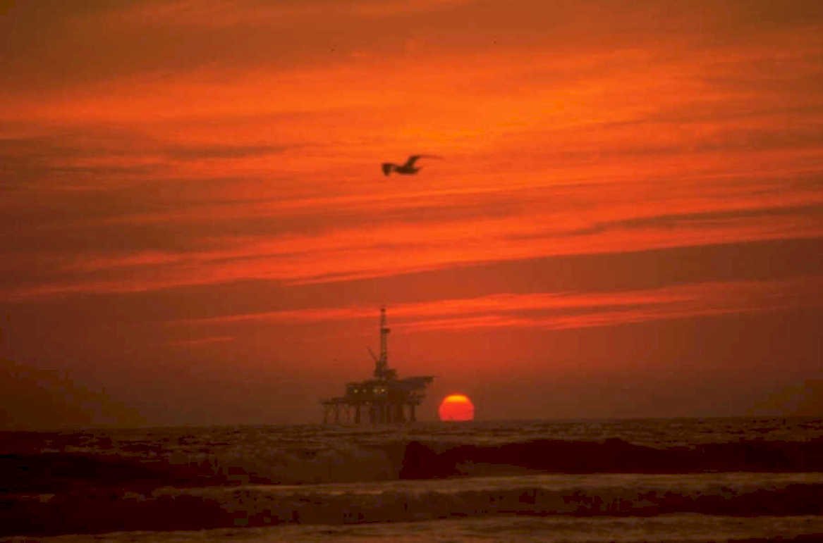 sunset oil rig 1980s 1990s A4 Photo Print