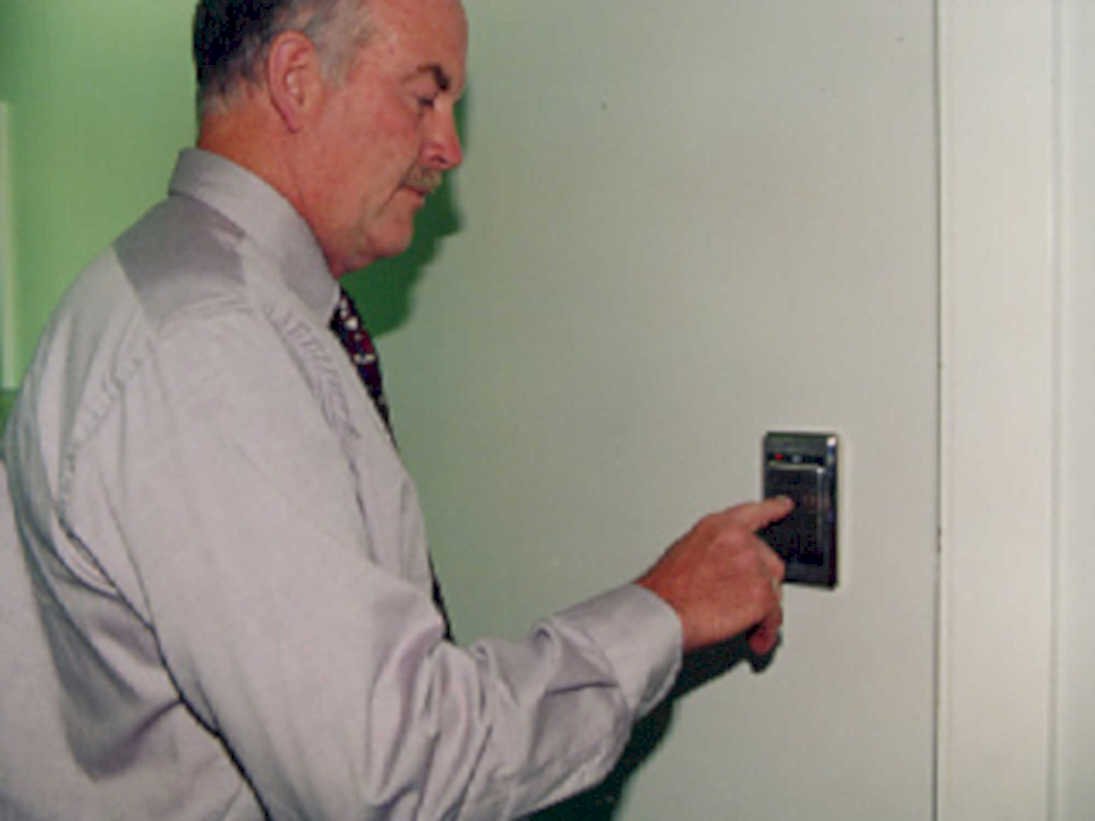 thermostat man wall1980s 1990s A4 Photo Print