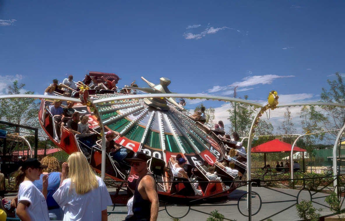 tilt whirl ride 2 GIGA 2
