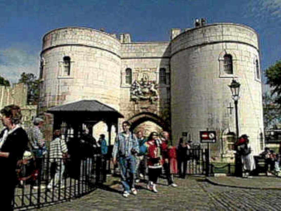 tower london1980s 1990s A4 Photo Print