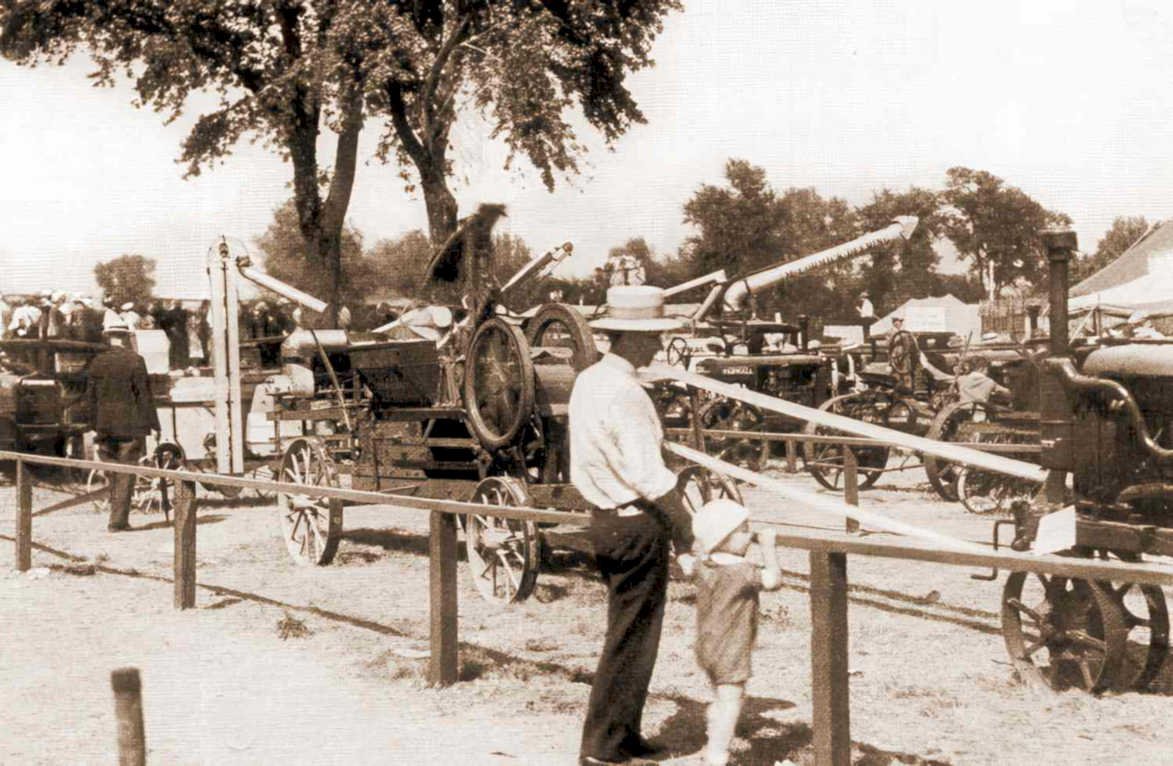 traction engine farm Vintage world war A4 Photo Print