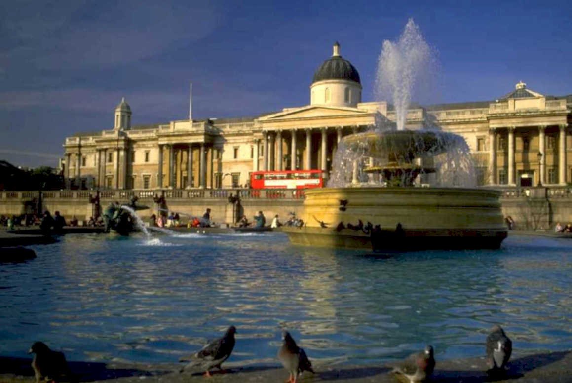 trafalgar square fountain 1980s 1990s A4 Photo Print
