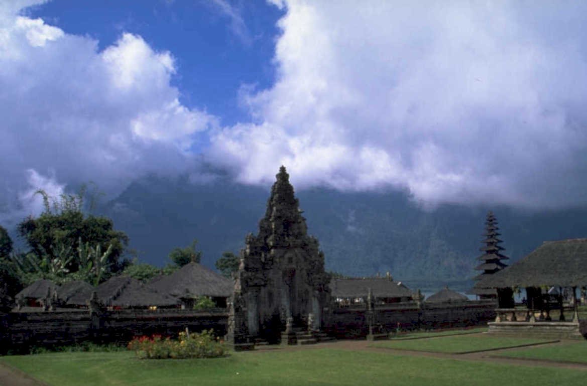 ulun danu beratan 1 1980s 1990s A4 Photo Print