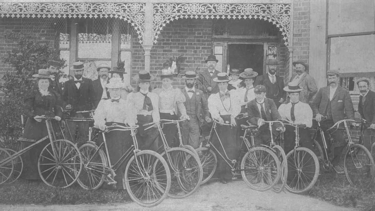 vintage bicycle people Vintage world war A4 Photo Print