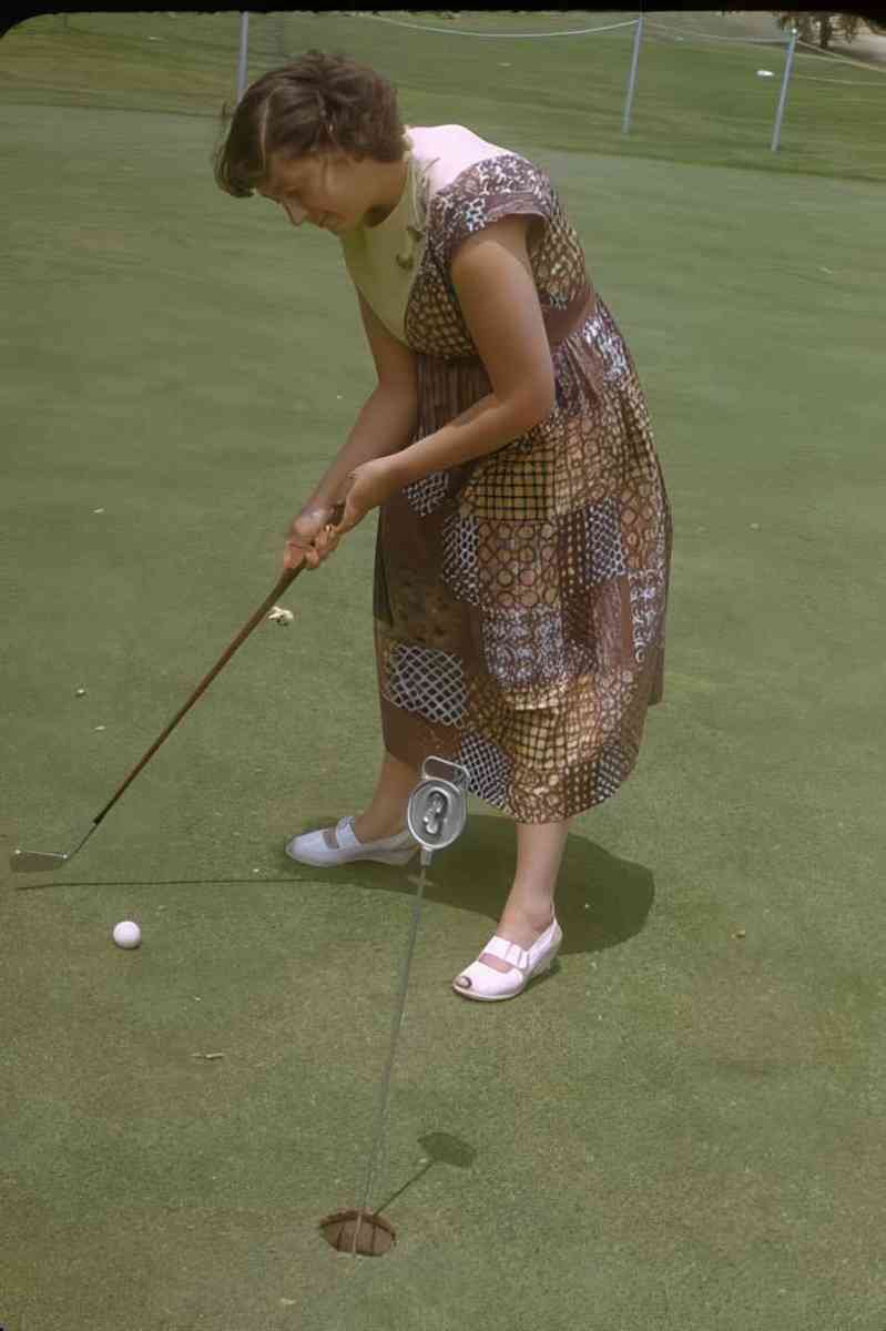 vintage golfer swing A4 Photo Print