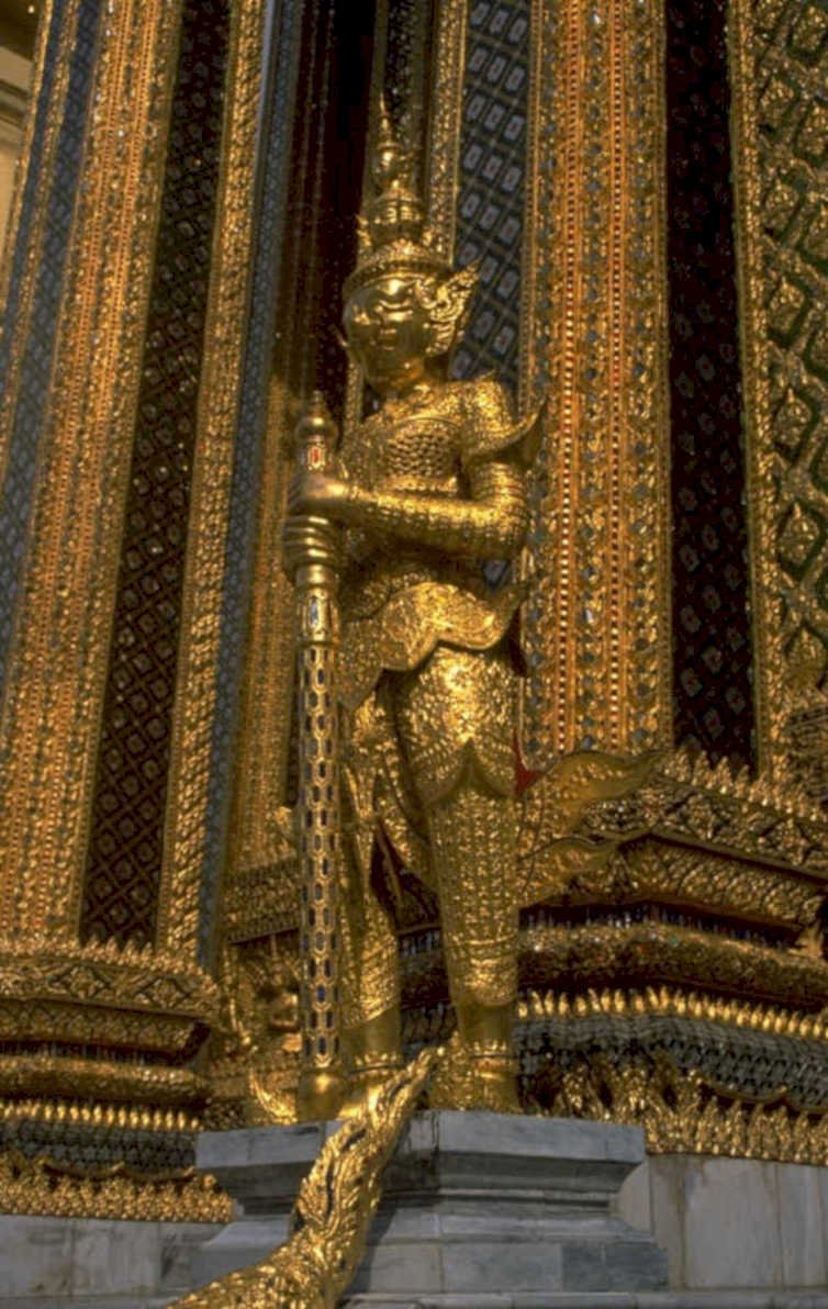wat arun buddha 3 1980s 1990s A4 Photo Print