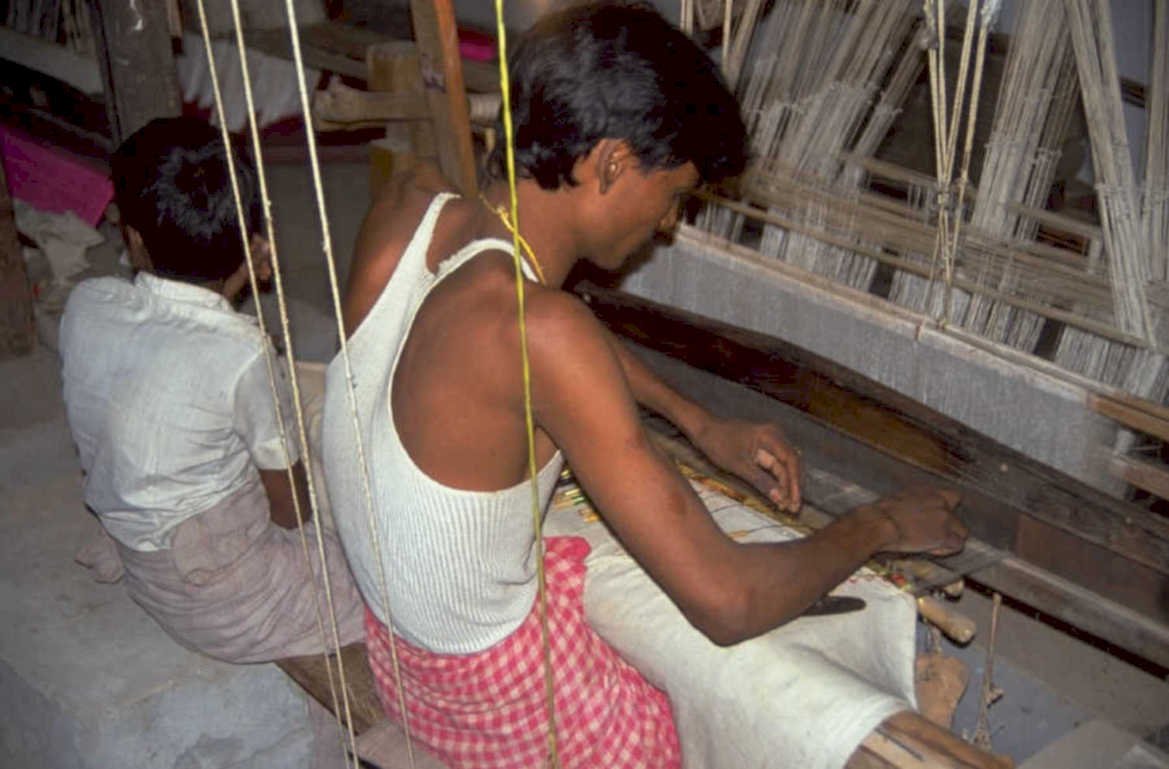 weavers loom india 1980s 1990s A4 Photo Print