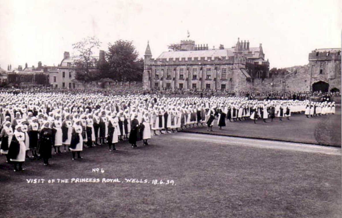 wells castle peopleVintage 1880s 1900s A4 Photo Print