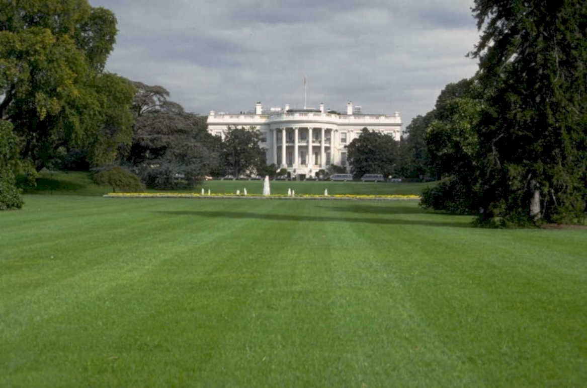 white house grounds 1980s 1990s A4 Photo Print