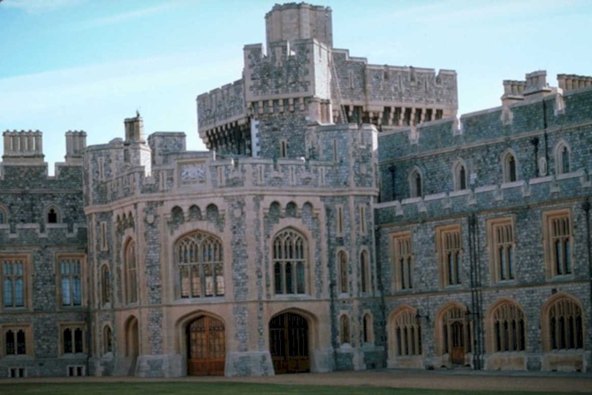windsor castle exterior 31980s 1990s A4 Photo Print