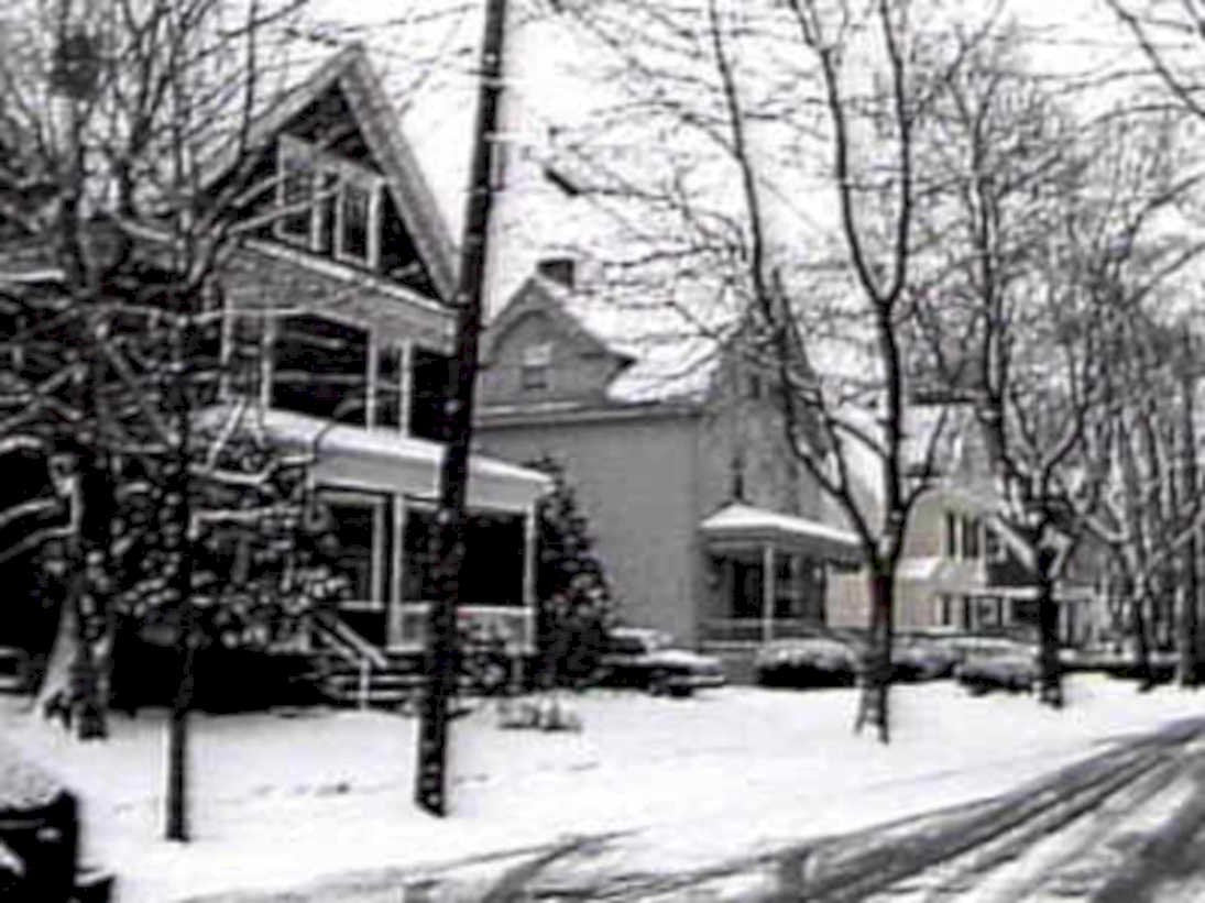 winter street house1980s 1990s A4 Photo Print